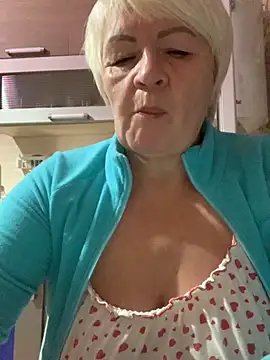 Laura Millf online show from September 23, 2025, 5:31 pm