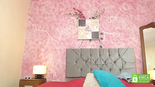 Snapshot of moon_hill chatting on September 30, 2025, 1:22 am moon hill online show from September 30, 2025, 1:22 am