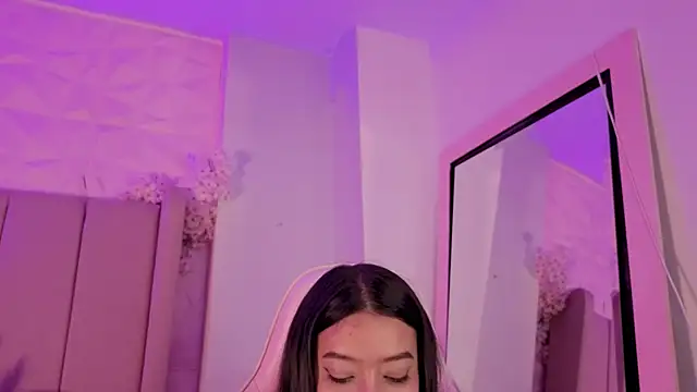 MollyBigBoobs12 online show from June 23, 2026, 9:46 pm