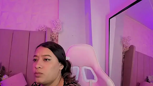 MollyBigBoobs12 online show from July 17, 2026, 9:45 pm
