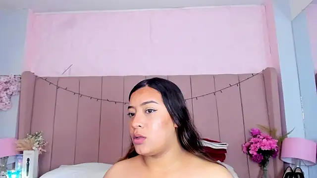 Snapshot of MollyBigBoobs12 chatting on September 22, 2025, 8:15 pm MollyBigBoobs12 online show from September 22, 2025, 8:15 pm