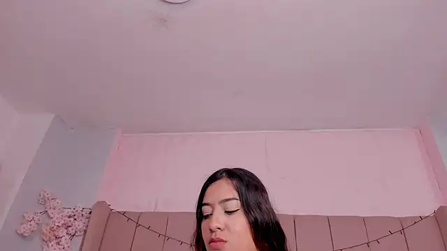 Snapshot of MollyBigBoobs12 chatting on October 3, 2025, 8:43 pm MollyBigBoobs12 online show from October 3, 2025, 8:43 pm