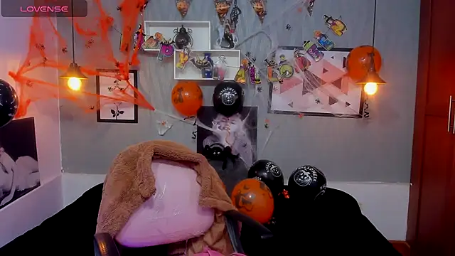 Valeria roussi online show from October 31, 2025, 2:35 pm