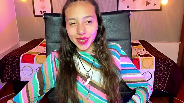 Valeria roussi online show from December 20, 2024, 4:57 pm