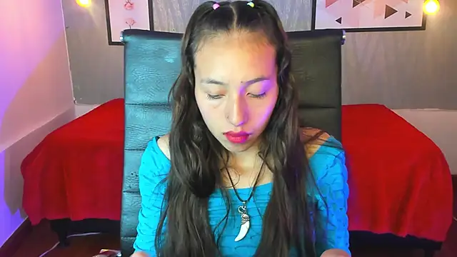 Valeria roussi online show from December 27, 2024, 5:05 pm