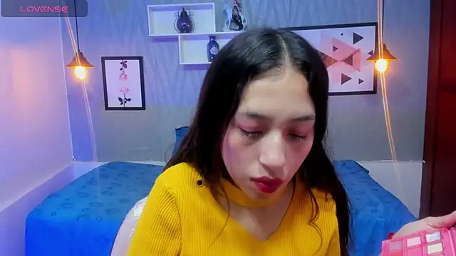 Valeria roussi online show from October 9, 2025, 1:55 pm