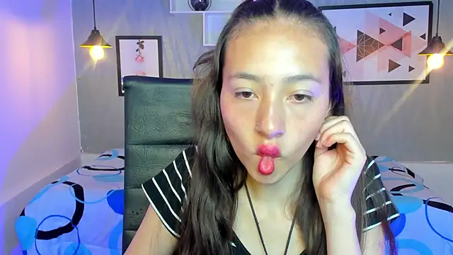 Valeria roussi online show from December 16, 2024, 1:54 pm