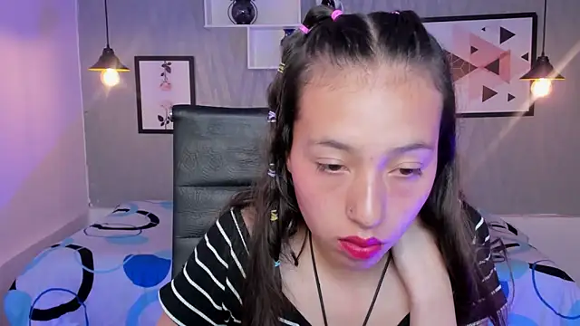 Valeria roussi online show from December 16, 2024, 5:00 pm