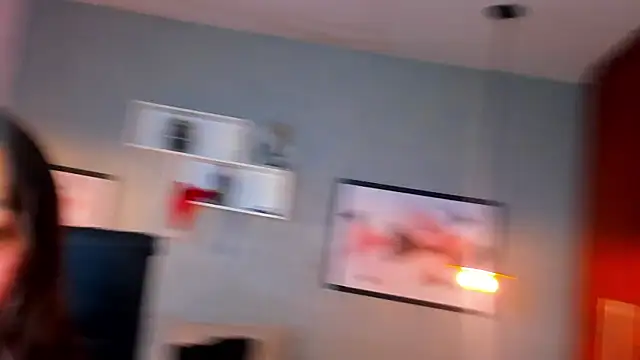 Valeria roussi online show from December 23, 2024, 2:28 pm