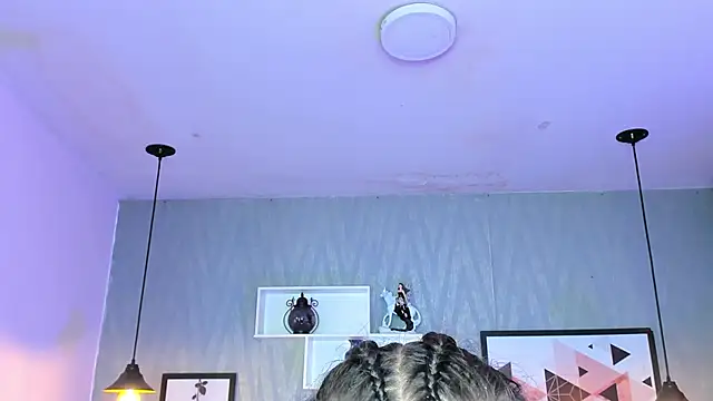 Valeria roussi online show from December 20, 2024, 1:54 pm