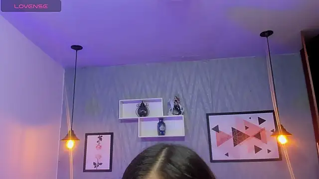 Valeria roussi online show from October 11, 2025, 1:56 pm