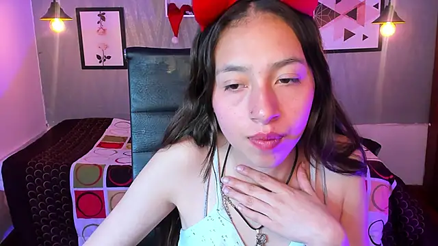 Valeria roussi online show from December 23, 2024, 6:37 pm