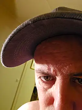 HeteroHotGuy1 online show from January 4, 2025, 2:25 am