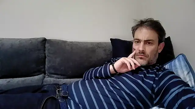 basquehotboy online show from December 5, 2024, 11:45 pm