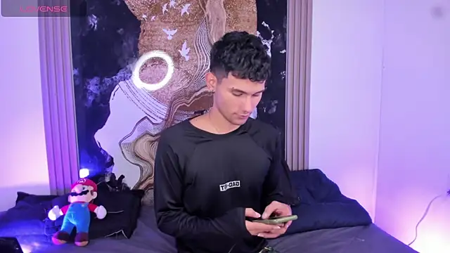 Snapshot of Alexx_tc chatting on February 15, 2026, 9:36 pm Alexx tc online show from February 15, 2026, 9:36 pm