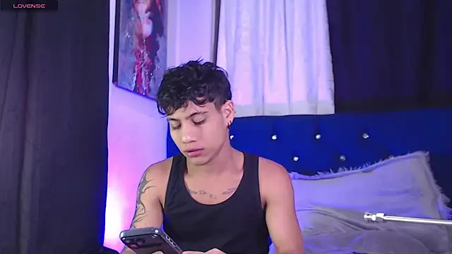 Sexys Boys Hot1 online show from March 8, 2026, 1:11 am