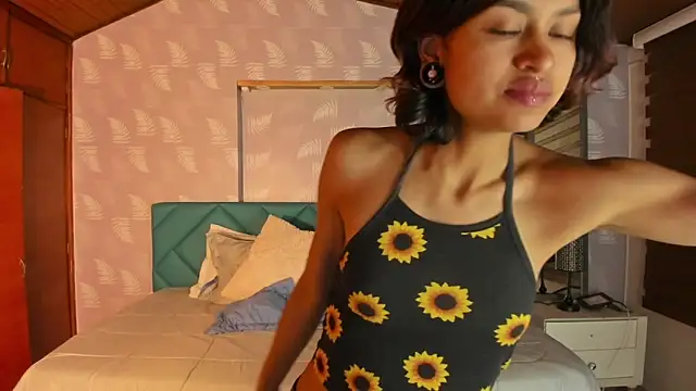 Snapshot of Kat_cute_ chatting on November 6, 2025, 2:15 am Kat cute online show from November 6, 2025, 2:15 am