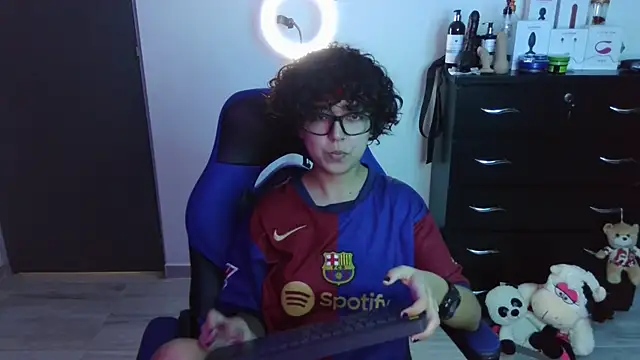 Snapshot of thomascooper7 chatting on September 28, 2025, 5:53 pm thomascooper7 online show from September 28, 2025, 5:53 pm