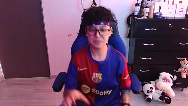 thomascooper7 online show from November 9, 2025, 7:07 pm