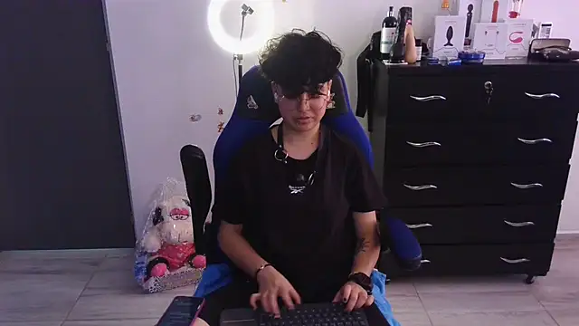 Snapshot of thomascooper7 chatting on February 27, 2025, 8:42 pm thomascooper7 online show from February 27, 2025, 8:42 pm