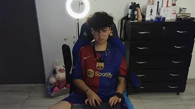 Snapshot of thomascooper7 chatting on February 25, 2025, 11:59 pm thomascooper7 online show from February 25, 2025, 11:59 pm