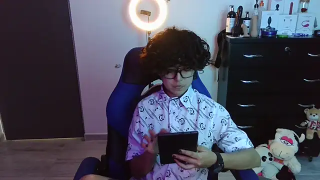 Snapshot of thomascooper7 chatting on October 25, 2025, 8:09 pm thomascooper7 online show from October 25, 2025, 8:09 pm