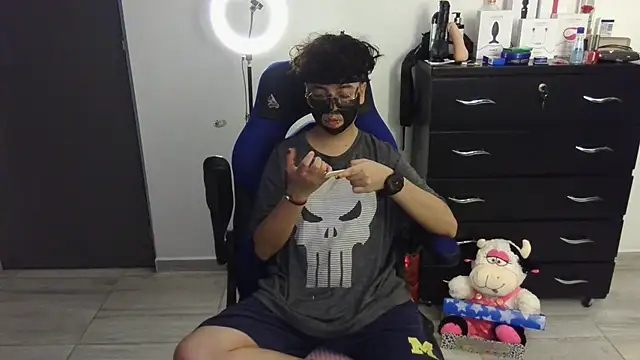 Snapshot of thomascooper7 chatting on March 11, 2025, 12:33 am thomascooper7 online show from March 11, 2025, 12:33 am