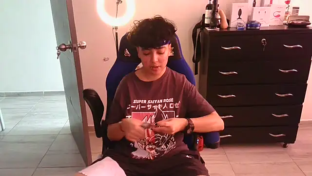 Snapshot of thomascooper7 chatting on March 7, 2025, 7:05 pm thomascooper7 online show from March 7, 2025, 7:05 pm