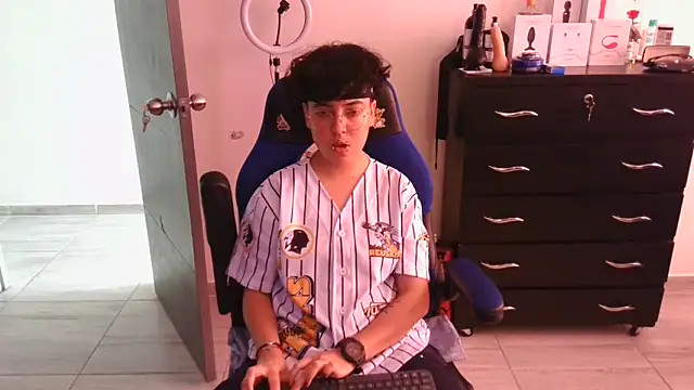 Snapshot of thomascooper7 chatting on March 15, 2025, 4:21 pm thomascooper7 online show from March 15, 2025, 4:21 pm