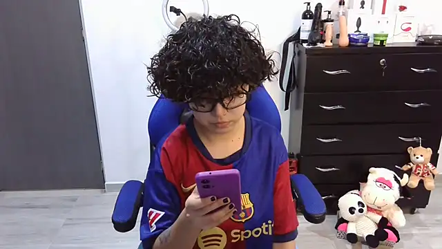 Snapshot of thomascooper7 chatting on September 21, 2025, 7:19 pm thomascooper7 online show from September 21, 2025, 7:19 pm