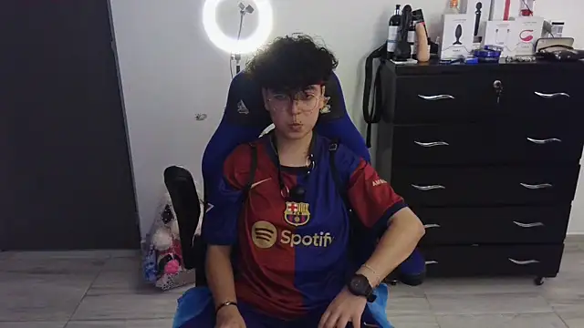 Snapshot of thomascooper7 chatting on February 25, 2025, 8:42 pm thomascooper7 online show from February 25, 2025, 8:42 pm