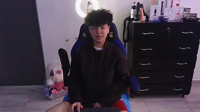 Snapshot of thomascooper7 chatting on February 26, 2025, 9:20 pm thomascooper7 online show from February 26, 2025, 9:20 pm