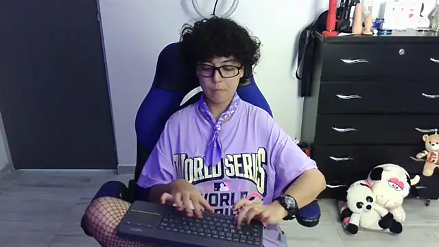 thomascooper7 online show from April 2, 2026, 8:15 pm