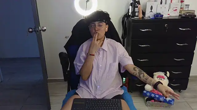 Snapshot of thomascooper7 chatting on March 6, 2025, 10:58 pm thomascooper7 online show from March 6, 2025, 10:58 pm