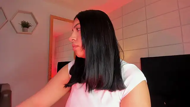 Christine Laam online show from November 24, 2025, 11:54 am