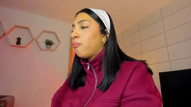 Christine Laam online show from November 20, 2025, 12:06 pm