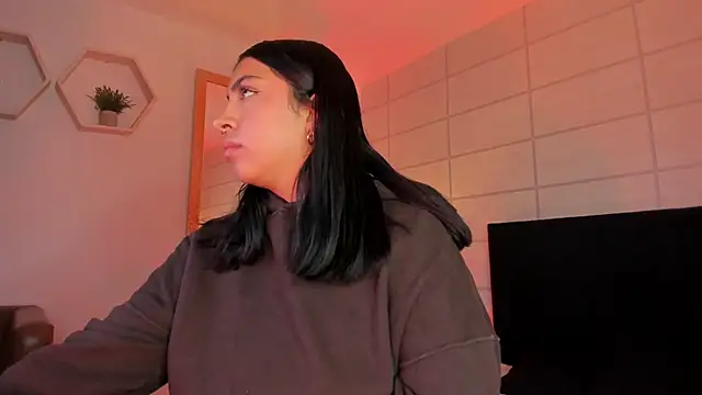 Christine Laam online show from November 26, 2025, 12:05 pm