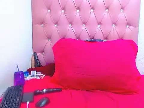 Snapshot of DarkGorgeous chatting on October 21, 2025, 3:44 pm DarkGorgeous online show from October 21, 2025, 3:44 pm