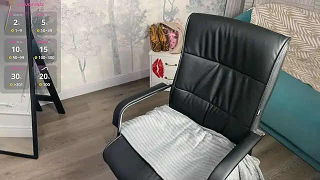 Snapshot of Eva_Conors_ chatting on October 8, 2025, 1:07 am Eva Conors online show from October 8, 2025, 1:07 am