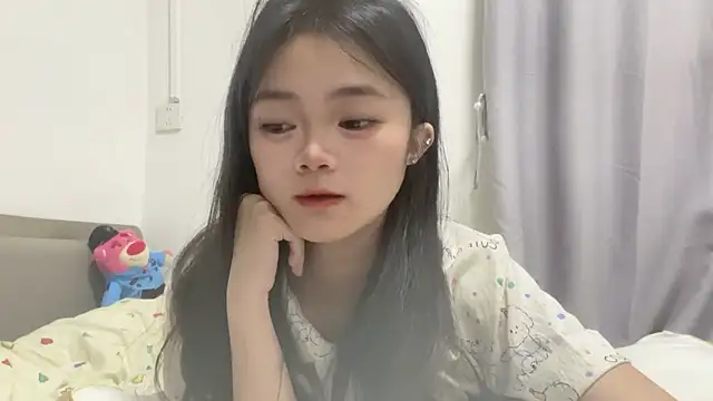 QQQ888zzzxxxcc online show from March 4, 2025, 1:06 pm