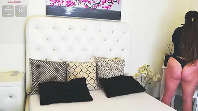 Snapshot of Ysabell01 chatting on October 25, 2025, 4:22 am Ysabell01 online show from October 25, 2025, 4:22 am