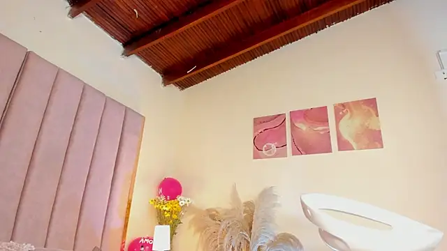 Milan ebony online show from October 8, 2025, 12:28 pm