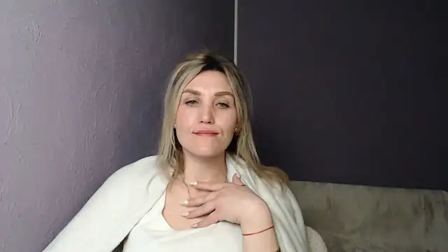  sexy lady online show from February 26, 2025, 4:30 am