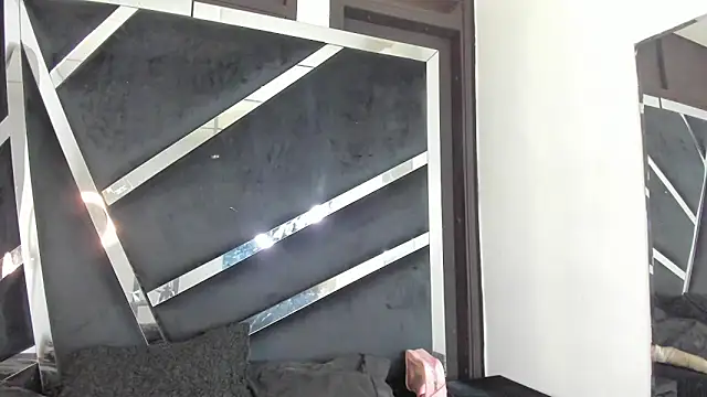 Sofia-candyht online show from April 13, 2026, 5:17 pm