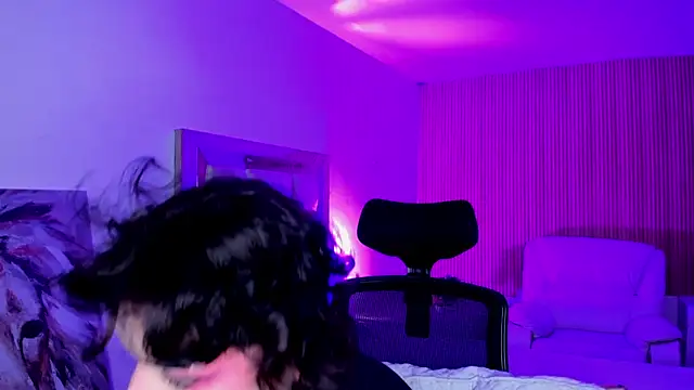 melodybonss  online show from October 19, 2025, 4:26 am