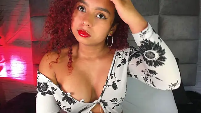 lara jones  online show from February 18, 2025, 3:42 am