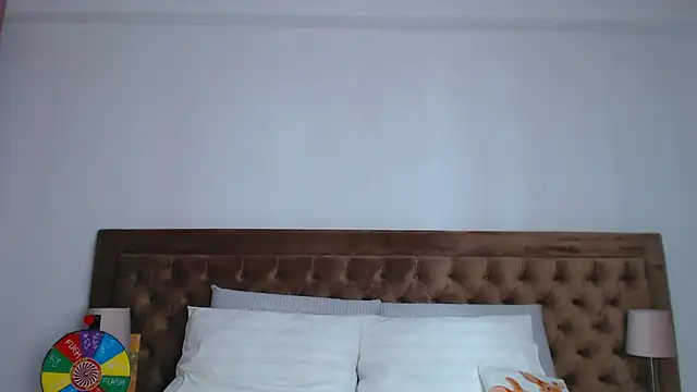 Aylinhoney08 online show from October 21, 2025, 2:11 am