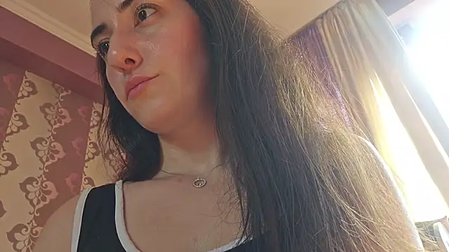 AlejandraDelaney online show from June 21, 2026, 12:33 pm
