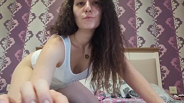 Snapshot of AlejandraDelaney chatting on October 21, 2025, 12:59 pm AlejandraDelaney online show from October 21, 2025, 12:59 pm