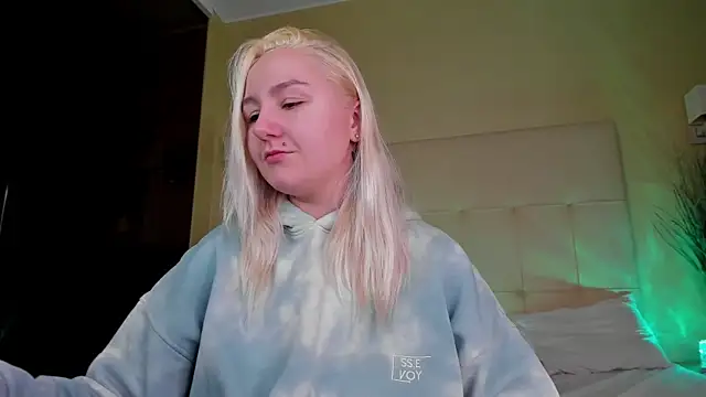 Debbie Taylor online show from November 29, 2025, 5:13 pm